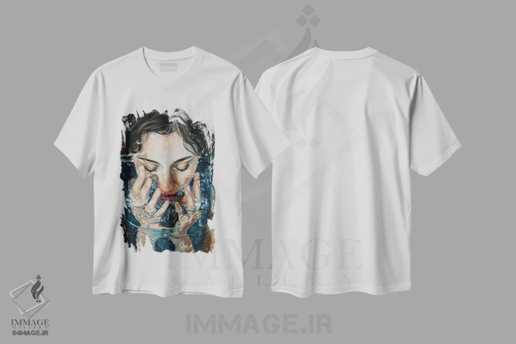 تیشرت سفید طرح دار دختری در آب، مدیوم اثر اینا مدودوا | immage.ir