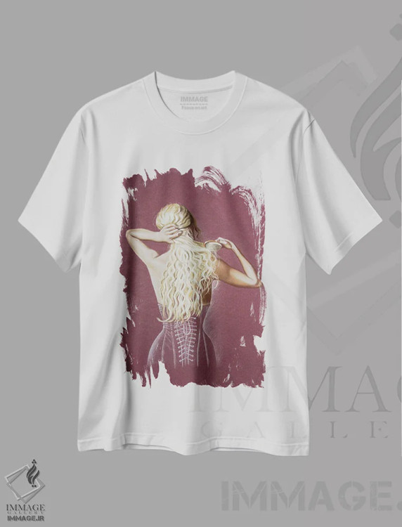 تیشرت سفید طرح دار دختری با کرست، هنر فاخر معاصر اثر اینا مدودوا | immage.ir