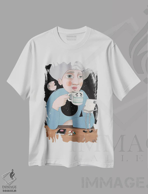 تیشرت سفید طرح دار خلأ، مدیوم اثر ایرینا پانِدوا | immage.ir