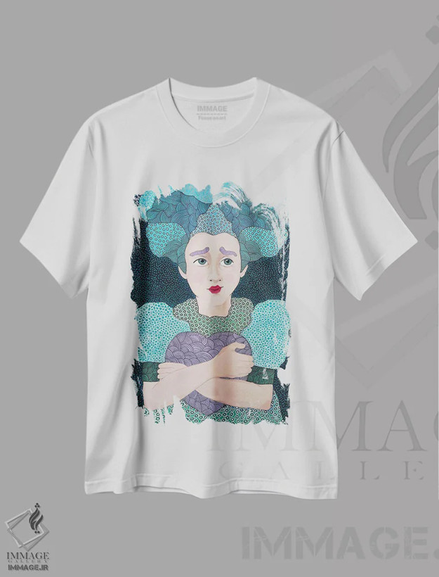 تیشرت سفید طرح دار ملکه دل ها، مدیوم اثر ایرینا پانِدوا | فروشگاه ایماژ