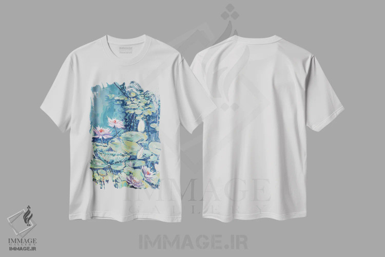 تیشرت سفید طرح دار نیلوفرهای آبی شکوفه دار ۴، تزئینی اثر ایرینا رومیانسه وا | فروشگاه ایماژ