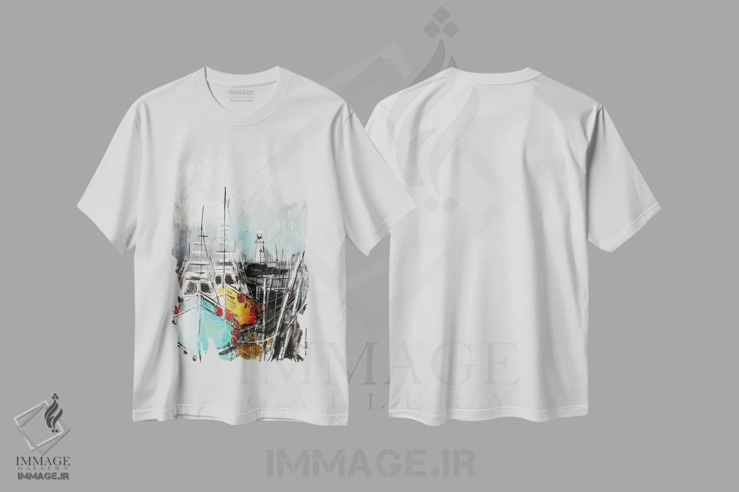 تیشرت سفید طرح دار قایق های بادبانی در بندرگاه، مدیوم اثر ایرینا رومیانسه وا | فروشگاه ایماژ