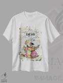 تیشرت سفید طرح دار آلیس در سرزمین عجایب "مرا بخور"، هنر دیجیتال اثر این د فریم شاپ | فروشگاه ایماژ