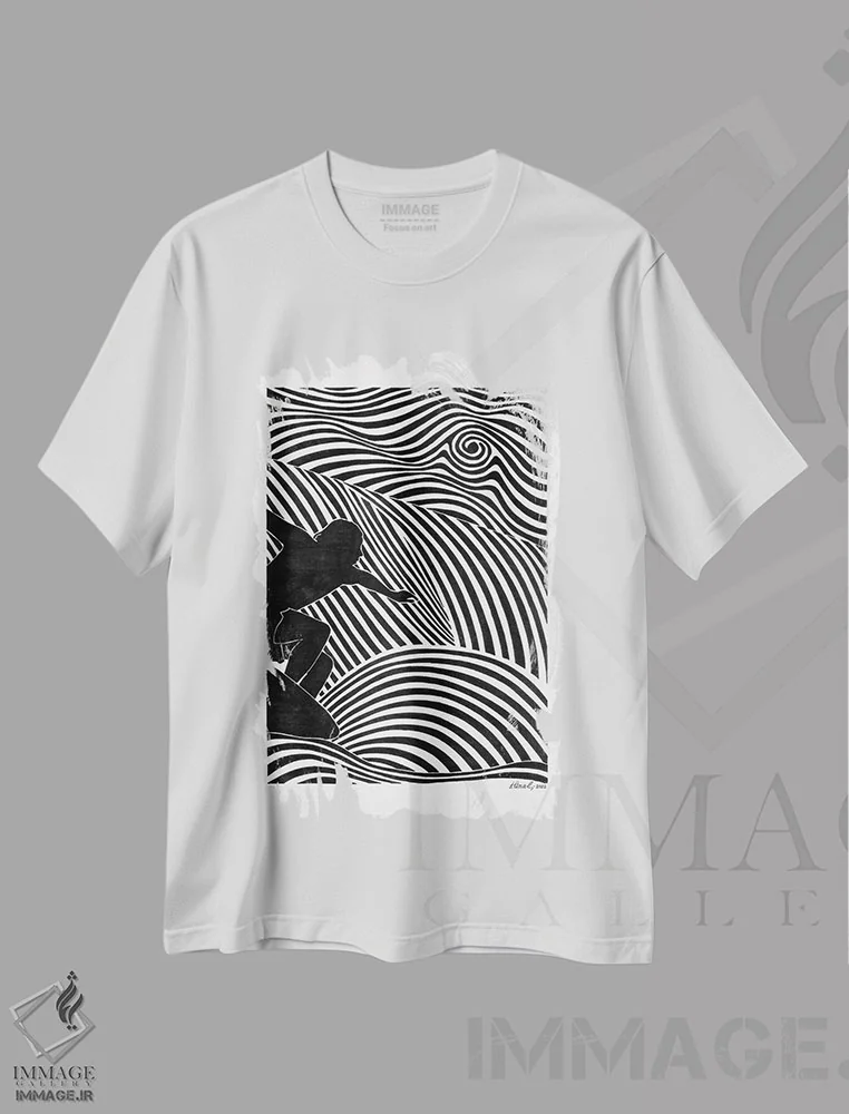 تیشرت سفید طرح دار مردان موج سوار III، دکور ساحلی اثر ابراهیم اونال | immage.ir