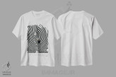 تیشرت سفید طرح دار اسکیت نمایشی یک، هنر دیجیتال سیاه و سفید اثر ابراهیم اونال | immage.ir