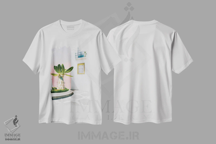 تیشرت سفید طرح دار کاکتوس بزرگ بیرون یک خانه قدیمی، مدیوم اثر ایوجنیا بیدیوک | فروشگاه ایماژ