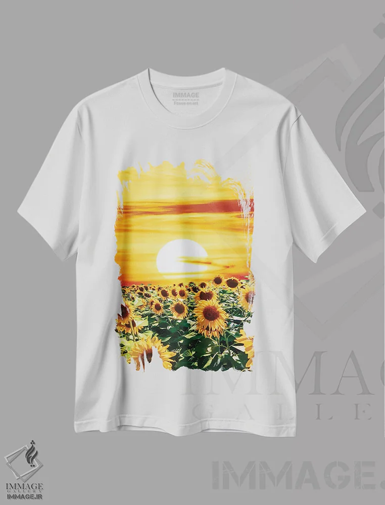 تیشرت سفید طرح دار مزرعه آفتابگردان در هنگام غروب، تزئینی اثر ایوجنیا بیدیوک | فروشگاه ایماژ