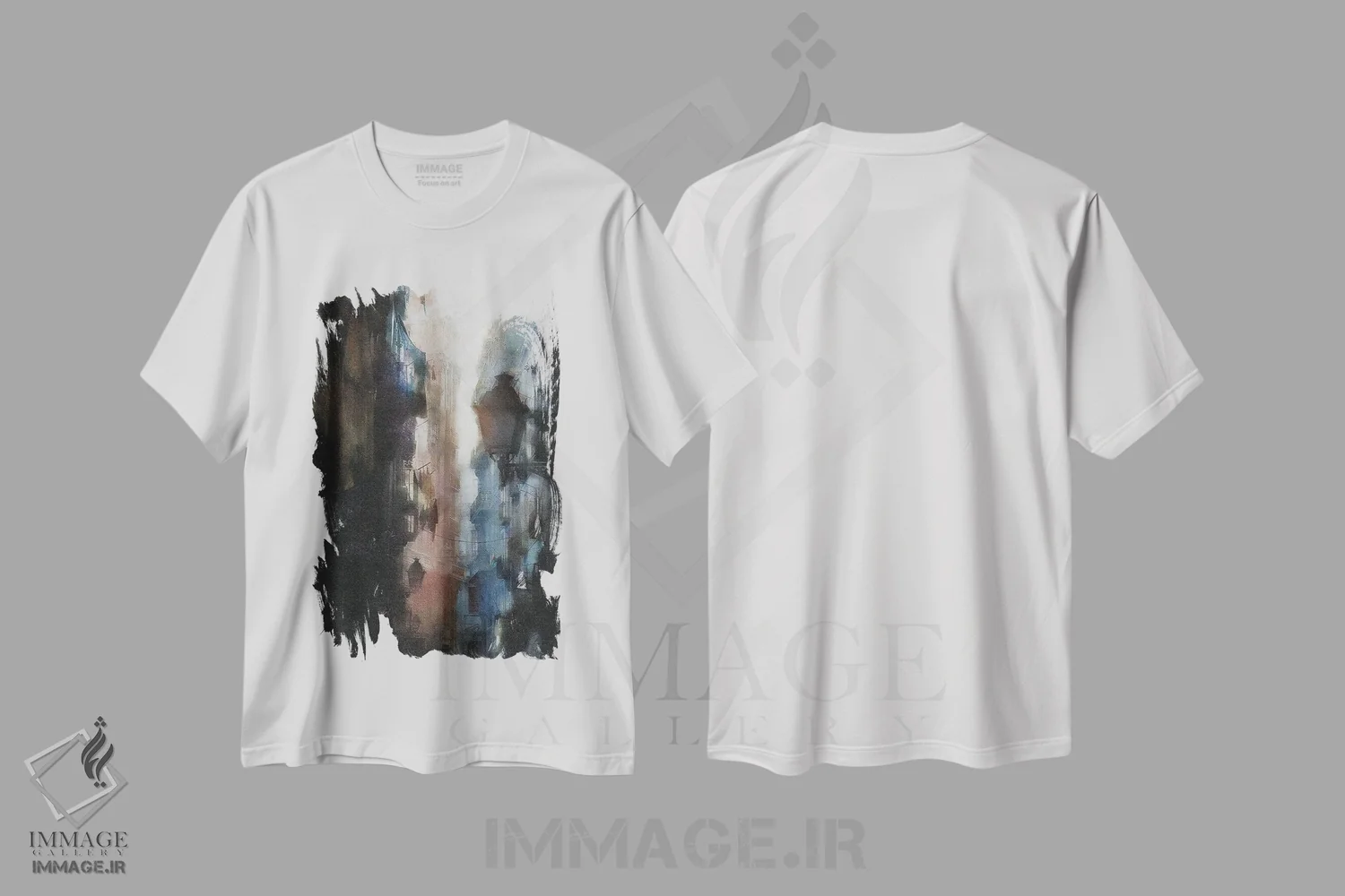 تیشرت سفید طرح دار خیابانی در شهر قدیمی اثر ایوجنیا بیدیوک | immage.ir