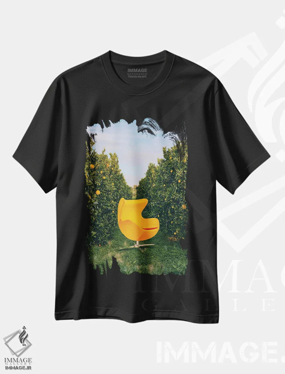 تیشرت مشکی طرح دار صندلی نارنجی در باغ پرتقال، عکاسی ترکیبی اثر ایوجنیا بیدیوک | فروشگاه ایماژ