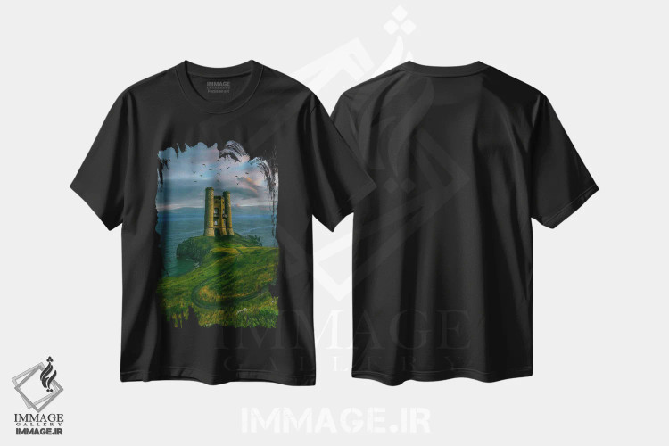 تیشرت مشکی طرح دار تصویر فانتزی فانوس دریایی بر پس زمینه ابرها، تزئینی اثر ایوجنیا بیدیوک | فروشگاه ایماژ