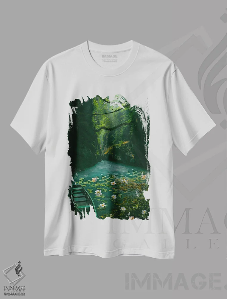 تیشرت سفید طرح دار قایق سبز روی دریاچه با نیلوفرها در دره، تزئینی اثر ایوجنیا بیدیوک | immage.ir
