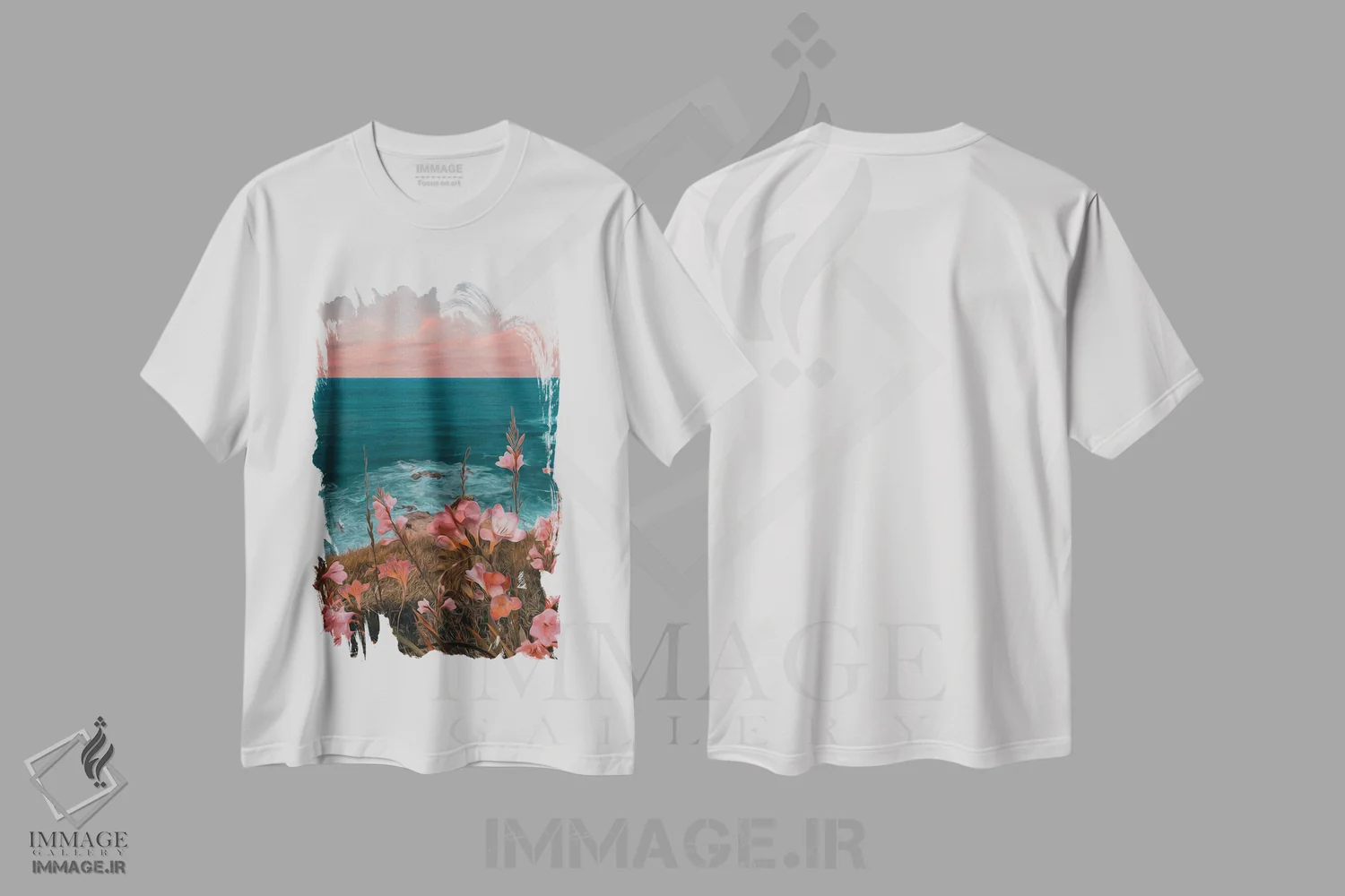 تیشرت سفید طرح دار گل های وحشی روی تپه ای در کنار دریا، تزئینی اثر ایوجنیا بیدیوک | immage.ir