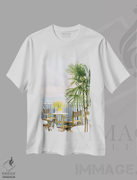 تیشرت سفید طرح دار بالکنی مشرف به دریا، تزئینی اثر ایوجنیا بیدیوک | فروشگاه ایماژ