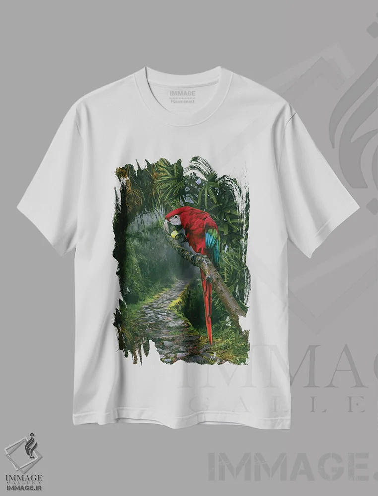 تیشرت سفید طرح دار طوطی بزرگ در جنگل بارانی، تزئینی اثر ایوجنیا بیدیوک | فروشگاه ایماژ