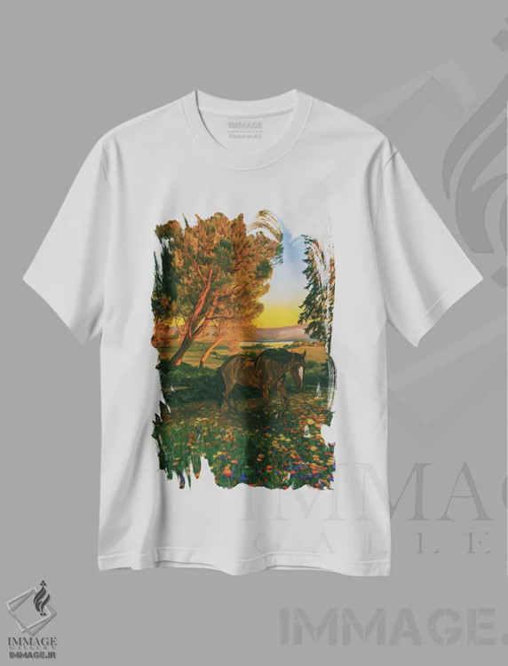 تیشرت سفید طرح دار کره اسب وحشی در چمنزاری گلدار در جنگل، دکور روستایی اثر ایوجنیا بیدیوک | immage.ir