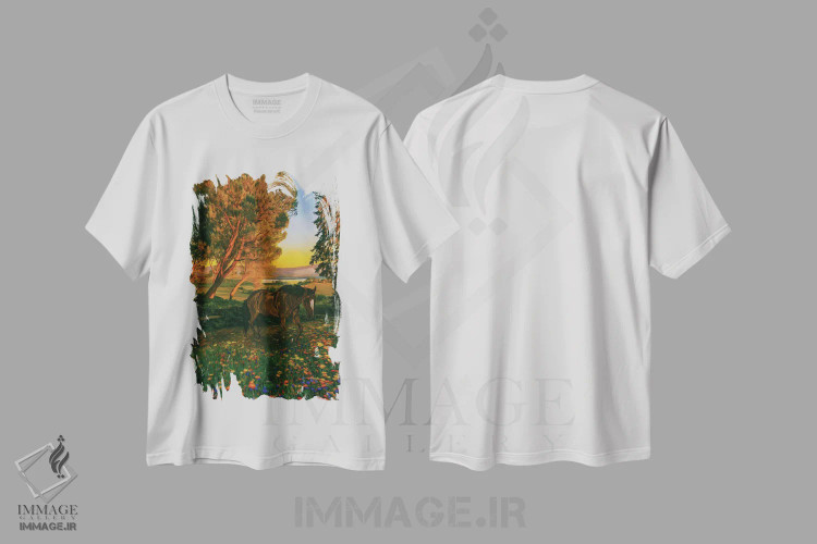 تیشرت سفید طرح دار کره اسب وحشی در چمنزاری گلدار در جنگل، دکور روستایی اثر ایوجنیا بیدیوک | immage.ir