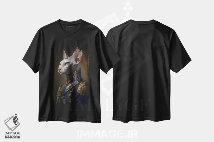 تیشرت مشکی طرح دار گربهٔ اسفینکس با لباس ژنرال، تزئینی اثر ایوجنیا بیدیوک | immage.ir