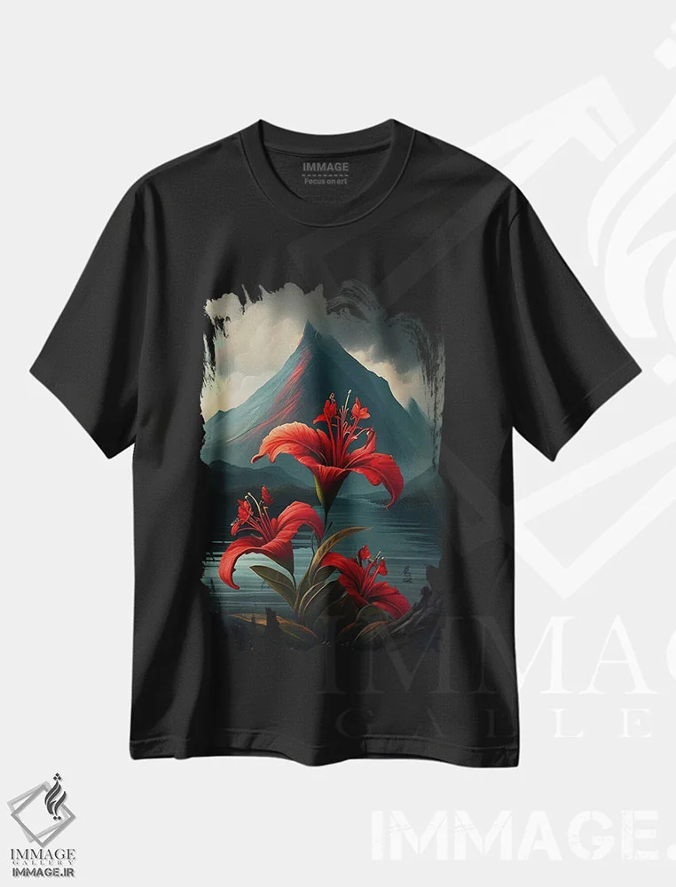 تیشرت مشکی طرح دار سوسن های قرمز مقابل یک آتشفشان، تزئینی اثر ایوجنیا بیدیوک | فروشگاه ایماژ