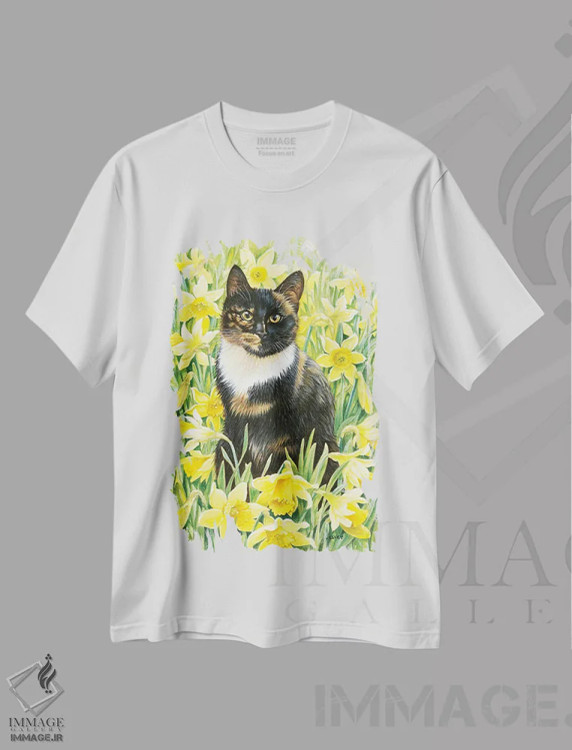 تیشرت سفید طرح دار ماتلی در بین نرگس های وحشی، تزئینی اثر آیوری کتس | فروشگاه ایماژ