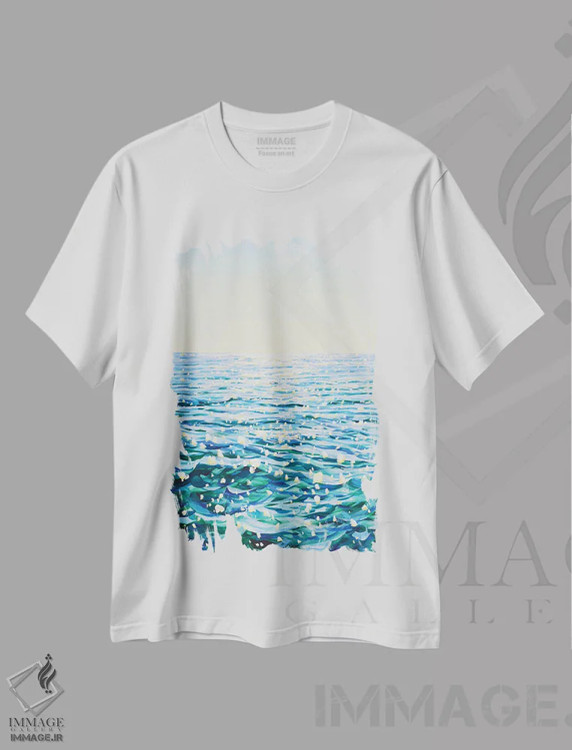 تیشرت سفید طرح دار نور اقیانوس در روز صاف، دکور ساحلی اثر ایرینا کاستسووا | immage.ir