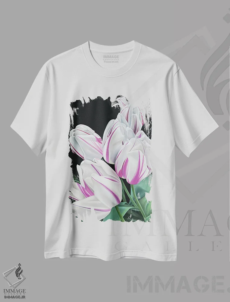 تیشرت سفید طرح دار پرچم شعله ور، دکور معاصر اثر ایلدزه اوس | فروشگاه ایماژ