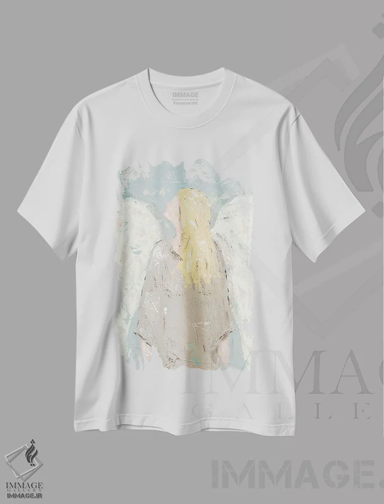 تیشرت سفید طرح دار فرشته منتظر، دکور تعطیلات اثر جید رینولدز | immage.ir