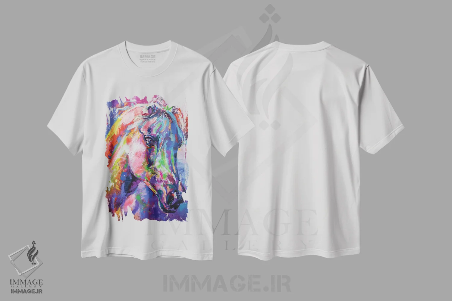 تیشرت سفید طرح دار اسب، هنر فاخر معاصر اثر ژوس کوفرر | immage.ir