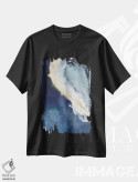 تیشرت مشکی طرح دار کوه المپوس اثر جولیا کونتاسسی | فروشگاه ایماژ