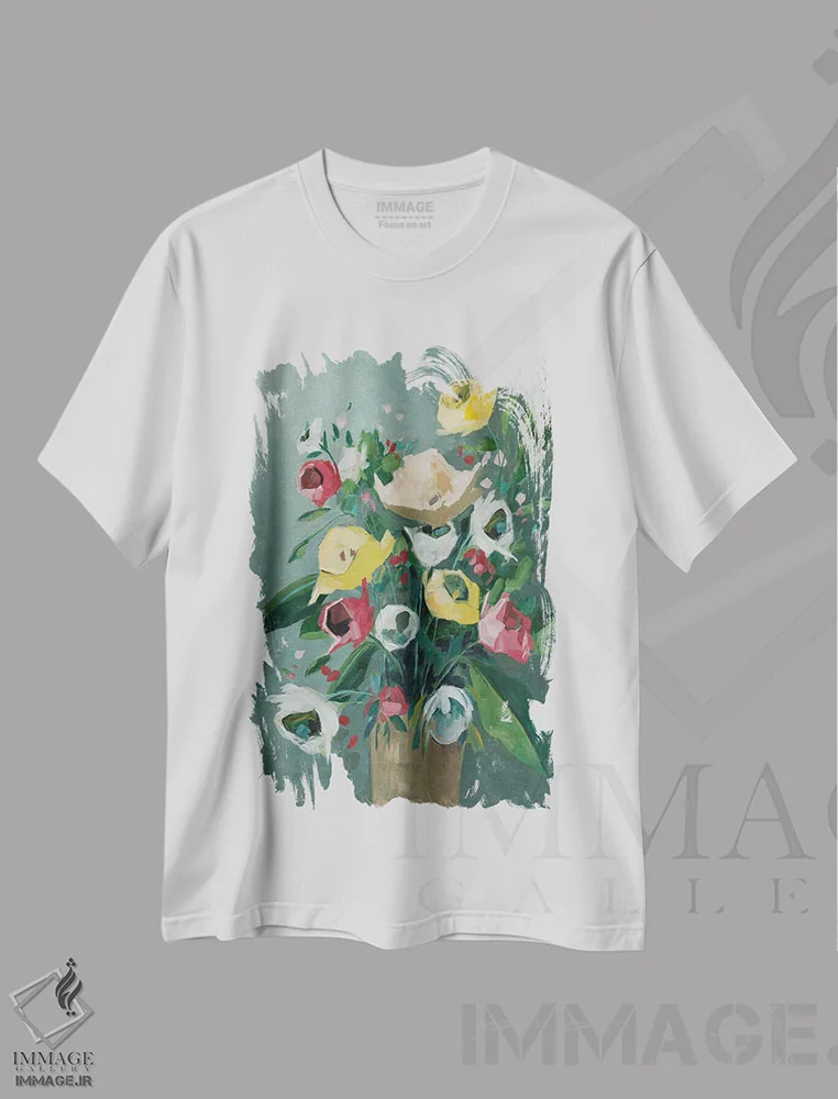 تیشرت سفید طرح دار گلدان آبی، دکور معاصر اثر جیکوب کیو | immage.ir
