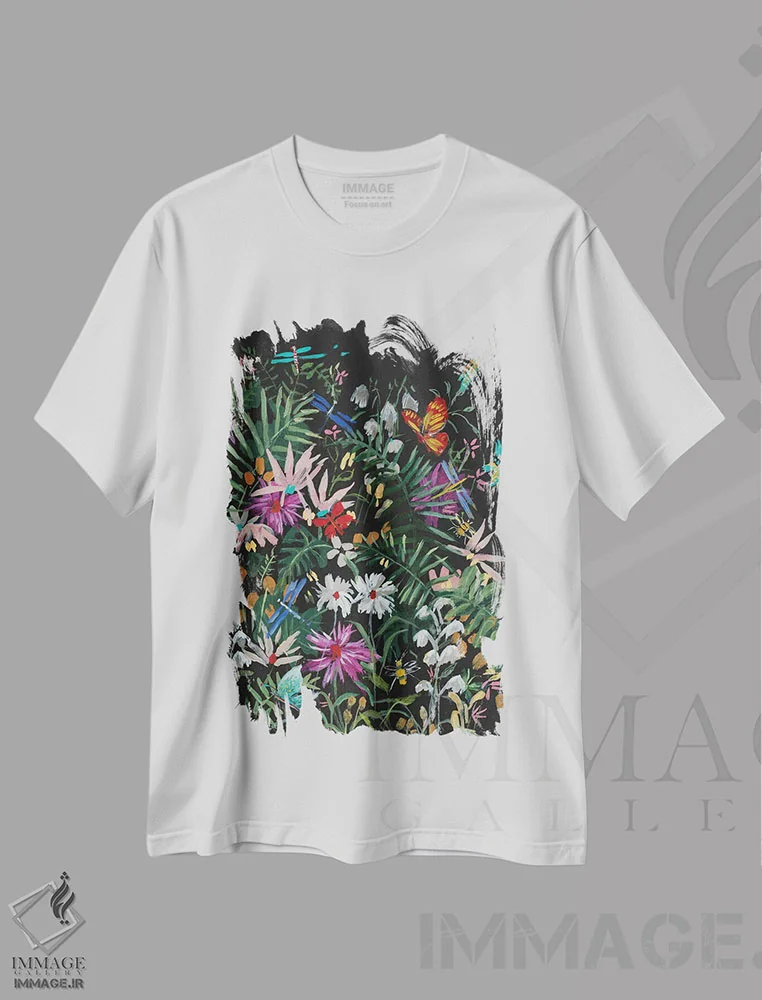 تیشرت سفید طرح دار گل های وحشی نیمه شب، دکور معاصر اثر جیکوب کیو | immage.ir