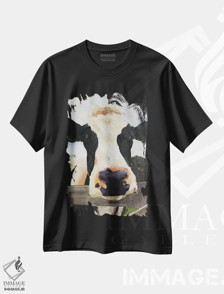 تیشرت مشکی طرح دار گاو ژست گرفته، دکور معاصر اثر جیمز کوتز | immage.ir