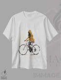 تیشرت سفید طرح دار دوچرخه سواری در باران، دکور معاصر اثر جیمز کوتز | فروشگاه ایماژ