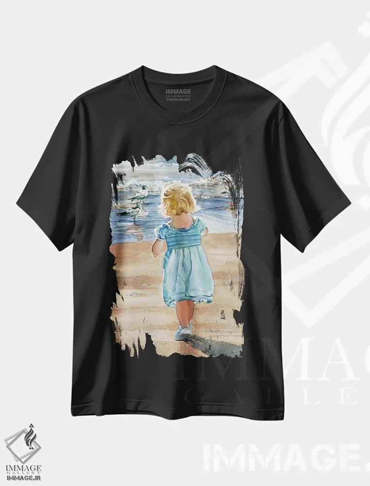تیشرت مشکی طرح دار پیاده روی در شن، دکور ساحلی اثر جودیت استاین | فروشگاه ایماژ