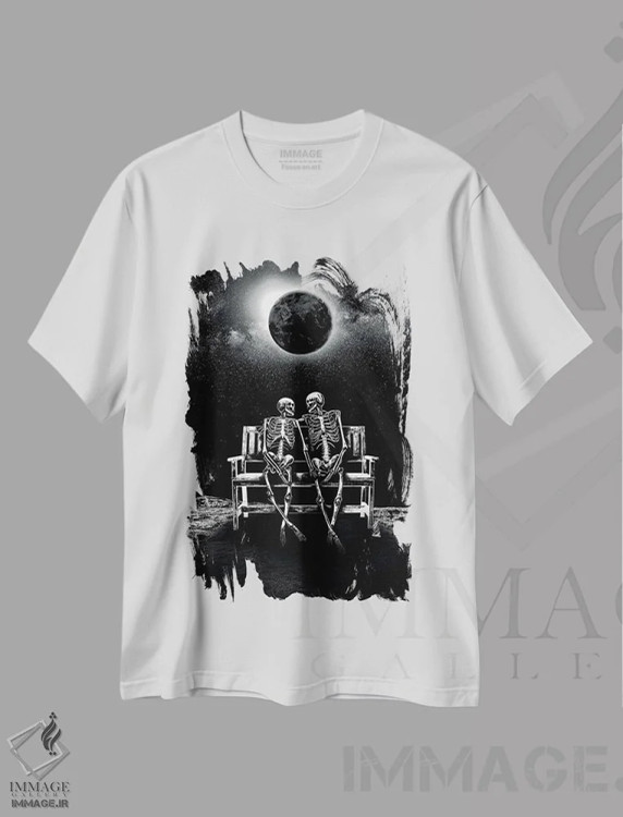 تیشرت سفید طرح دار وابستگی، دکوراسیون جایگزین اثر جنید مورتیمر | immage.ir
