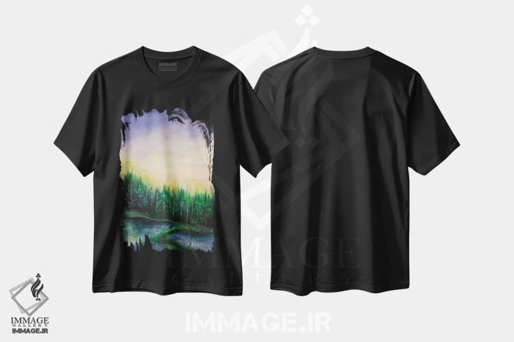 تیشرت مشکی طرح دار اقامتگاه جنگلی سه، دکور معاصر اثر جولیا دی سانو | فروشگاه ایماژ