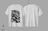 تیشرت سفید طرح دار هدف گذاری بلند دوم، هنر تزئینی سیاه و سفید اثر جولیا دی سانو | فروشگاه ایماژ