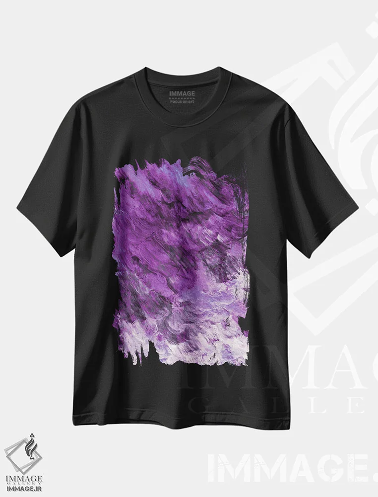تیشرت مشکی طرح دار جزر و مد تیره V بنفش آلو اثر جولیا دی سانو | immage.ir