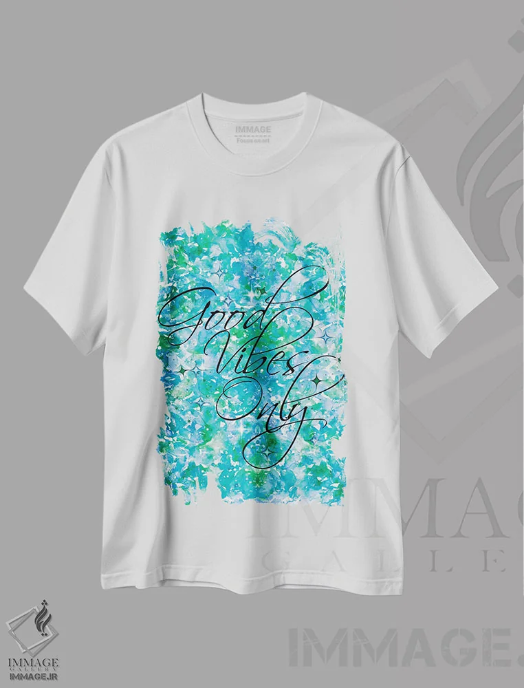 تیشرت سفید طرح دار فقط انرژی مثبت، تزئینی اثر جولیا دی سانو | immage.ir