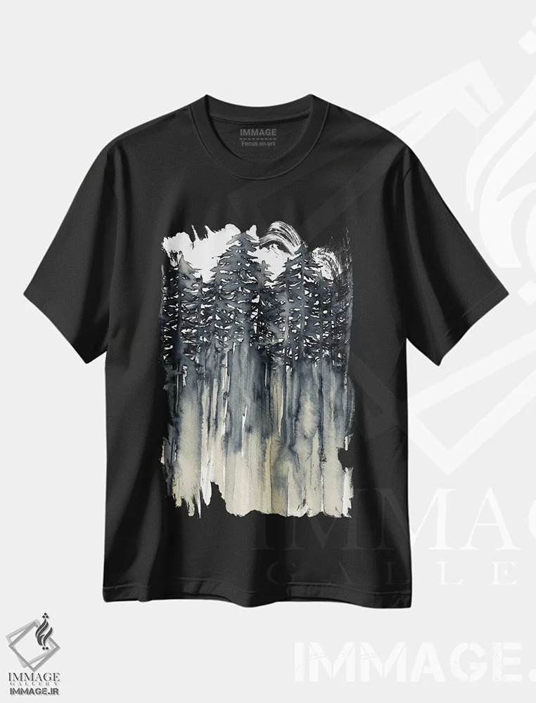 تیشرت مشکی طرح دار جنگل در میان درختان، آبستره اثر جولیا دی سانو | فروشگاه ایماژ