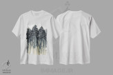 تیشرت سفید طرح دار جنگل در میان درختان، آبستره اثر جولیا دی سانو | immage.ir