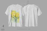 تیشرت سفید طرح دار گلدان شادی، دکور معاصر اثر جنیفر هولدن | فروشگاه ایماژ