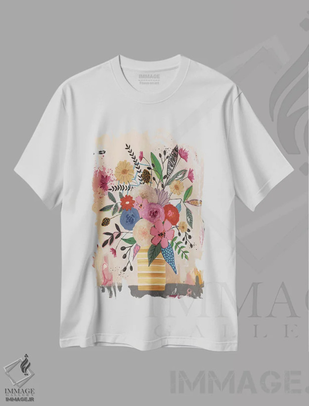 تیشرت سفید طرح دار گلدان راه راه زرد، دکور معاصر اثر جنیفر مک کالی | فروشگاه ایماژ
