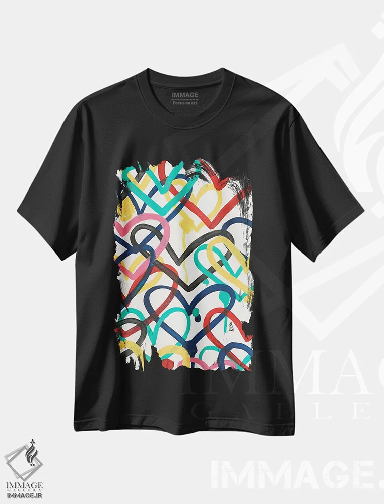 تیشرت مشکی طرح دار دسته خط های قلبی دو، تزئینی اثر جون اریکا وس | immage.ir