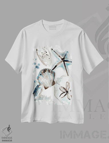 تیشرت سفید طرح دار صدف های آبی آسمانی ۱، تزئینی اثر جون اریکا وس | فروشگاه ایماژ