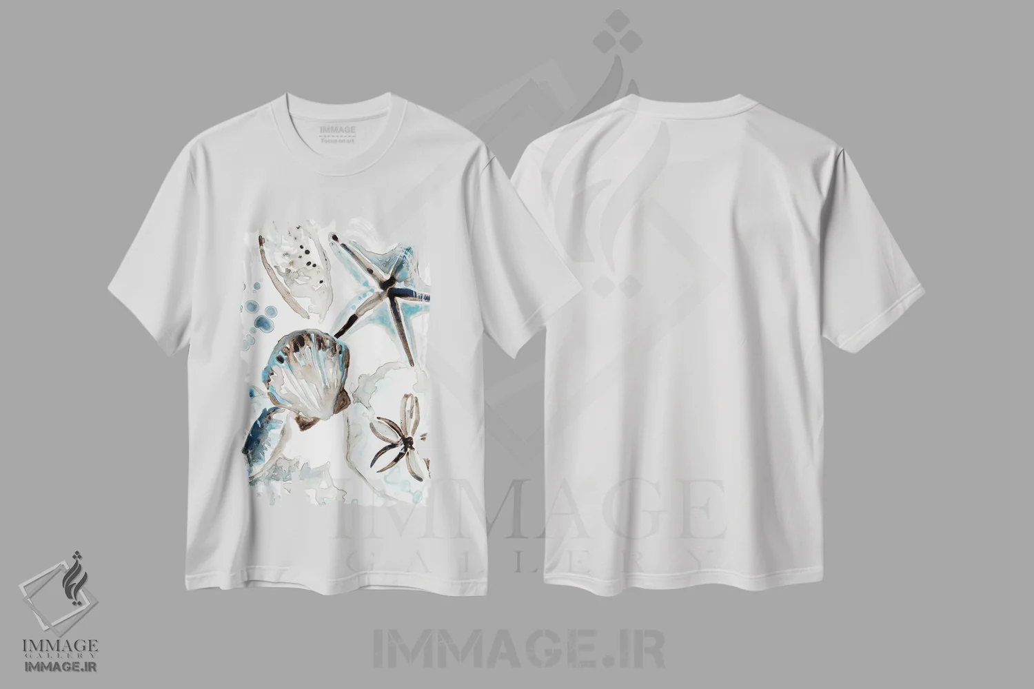 تیشرت سفید طرح دار صدف های آبی آسمانی ۱، تزئینی اثر جون اریکا وس | فروشگاه ایماژ