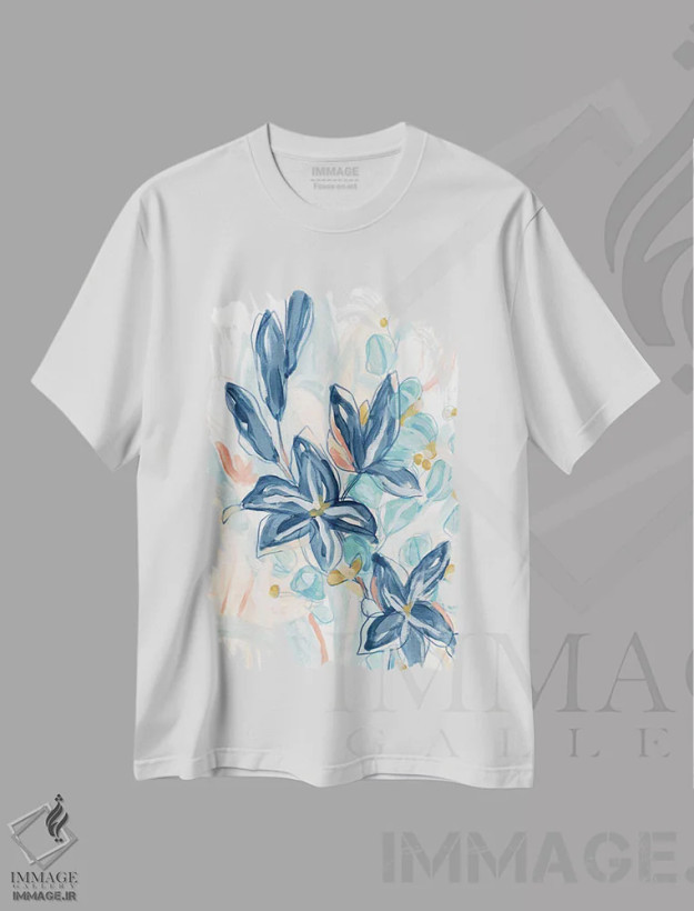 تیشرت سفید طرح دار آبی های شکوفا ۲ اثر جون اریکا وس | فروشگاه ایماژ