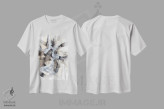 تیشرت سفید طرح دار طوفان الکترونی ۲ اثر جون اریکا وس | immage.ir