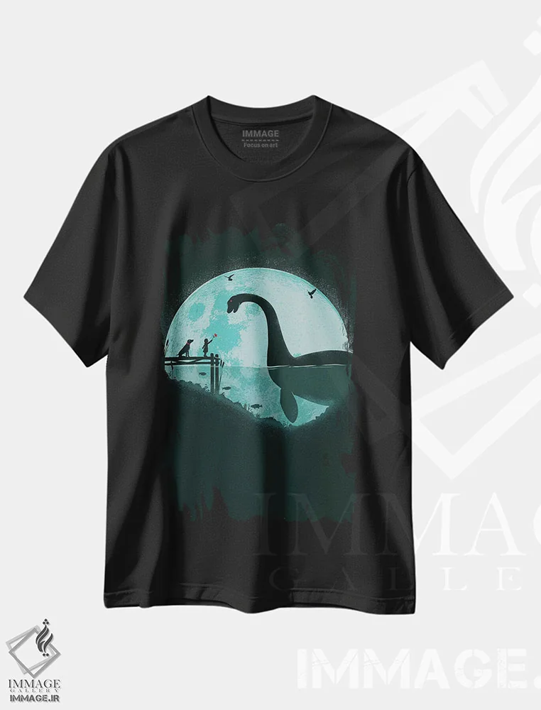 تیشرت مشکی طرح دار برخورد زیر مهتاب آبی، هنر دیجیتال اثر جی فلک | immage.ir
