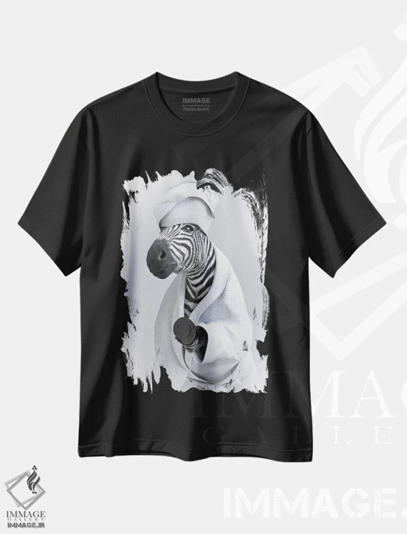 تیشرت مشکی طرح دار گورخر در وان، هنر دیجیتال اثر جوفری فیلیپ | immage.ir