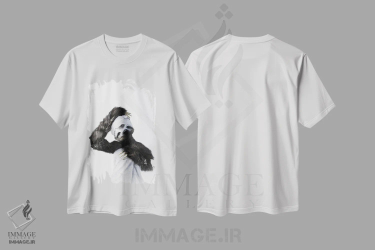تیشرت سفید طرح دار تنبل در وان، هنر دیجیتال اثر جوفری فیلیپ | immage.ir